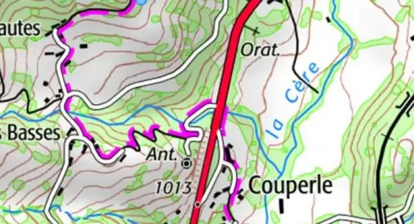 Sur la carte IGN, le chemin PR traverse la route nationale